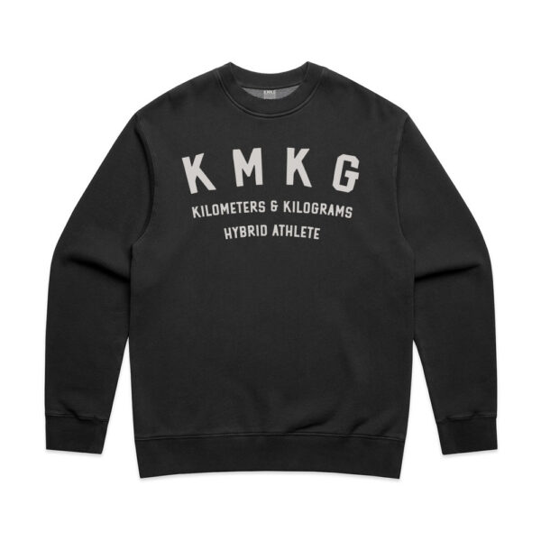 Zwarte KMKG sweater voorkant met opdruk 'kilometers & kilograms hybrid athlete', voor hybride atleten, ademend en comfortabel