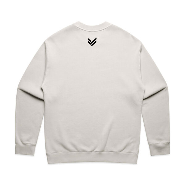 Witte KMKG sweater achterkant met beeldmerk van KMKG Hybrid Athlete