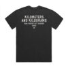 Zwart KMKG T-shirt met opdruk 'Kilomeers and kilograms', achterkant, voor sport en training, ademend en vormvast